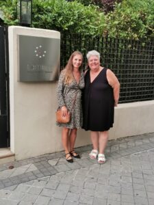 Dr. Jana Bechthold mit Claudia Schmid